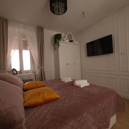 Apartment Trixi Maksimijan 普拉 外观 照片