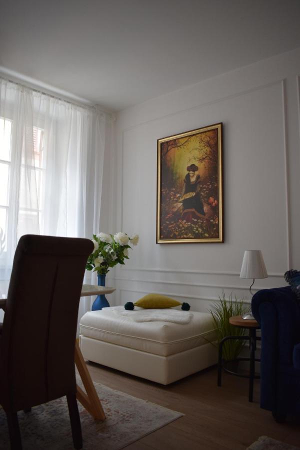 Apartment Trixi Maksimijan 普拉 外观 照片