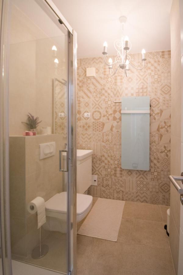Apartment Trixi Maksimijan 普拉 外观 照片