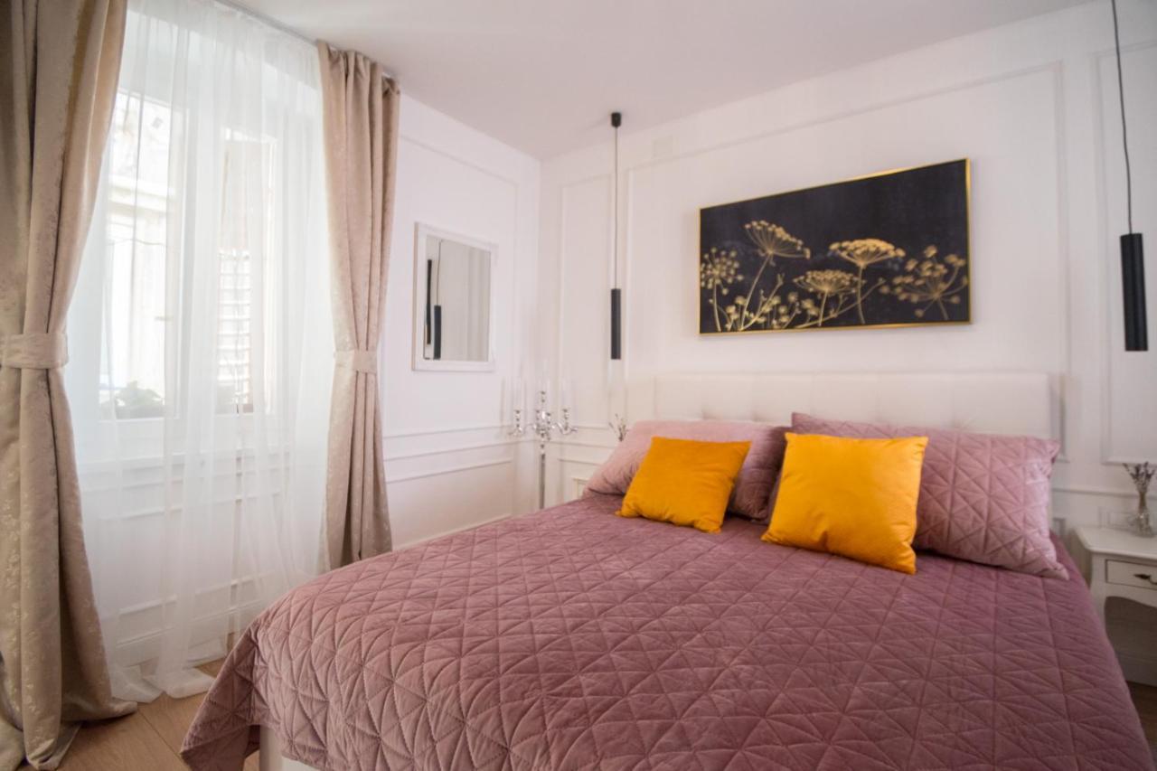 Apartment Trixi Maksimijan 普拉 外观 照片