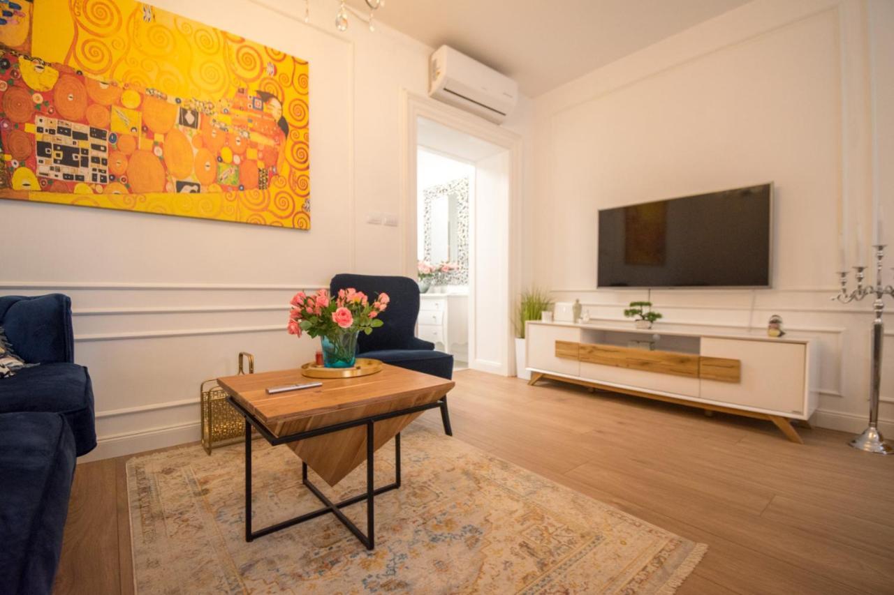 Apartment Trixi Maksimijan 普拉 外观 照片