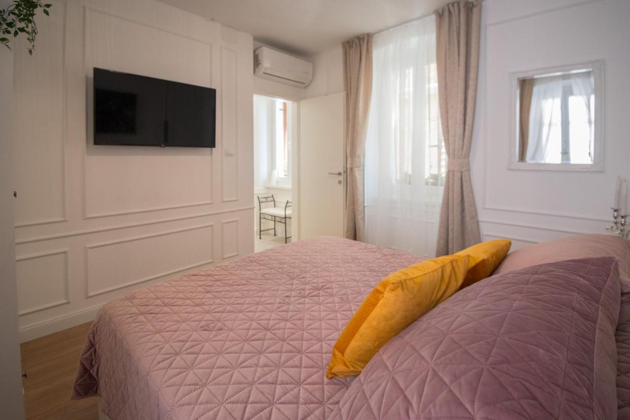 Apartment Trixi Maksimijan 普拉 外观 照片