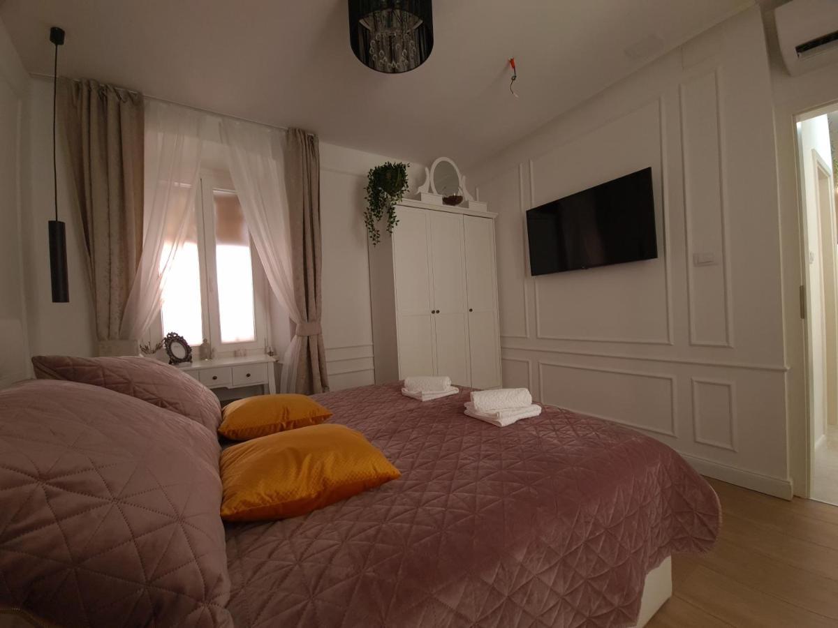 Apartment Trixi Maksimijan 普拉 外观 照片