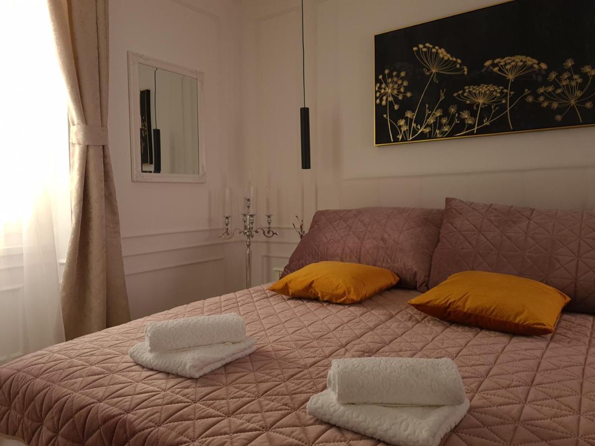 Apartment Trixi Maksimijan 普拉 外观 照片